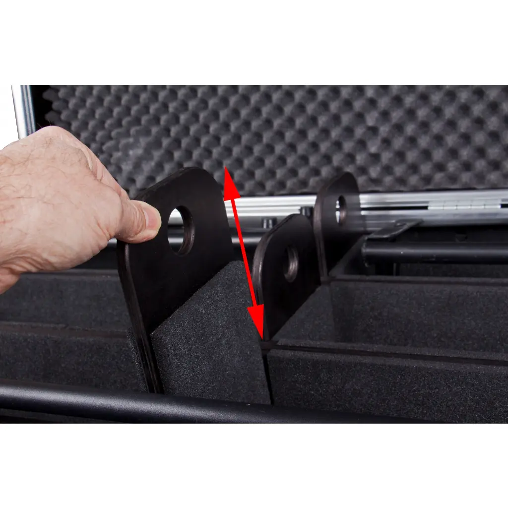 projector_case_2_devider_close-up_2.webp