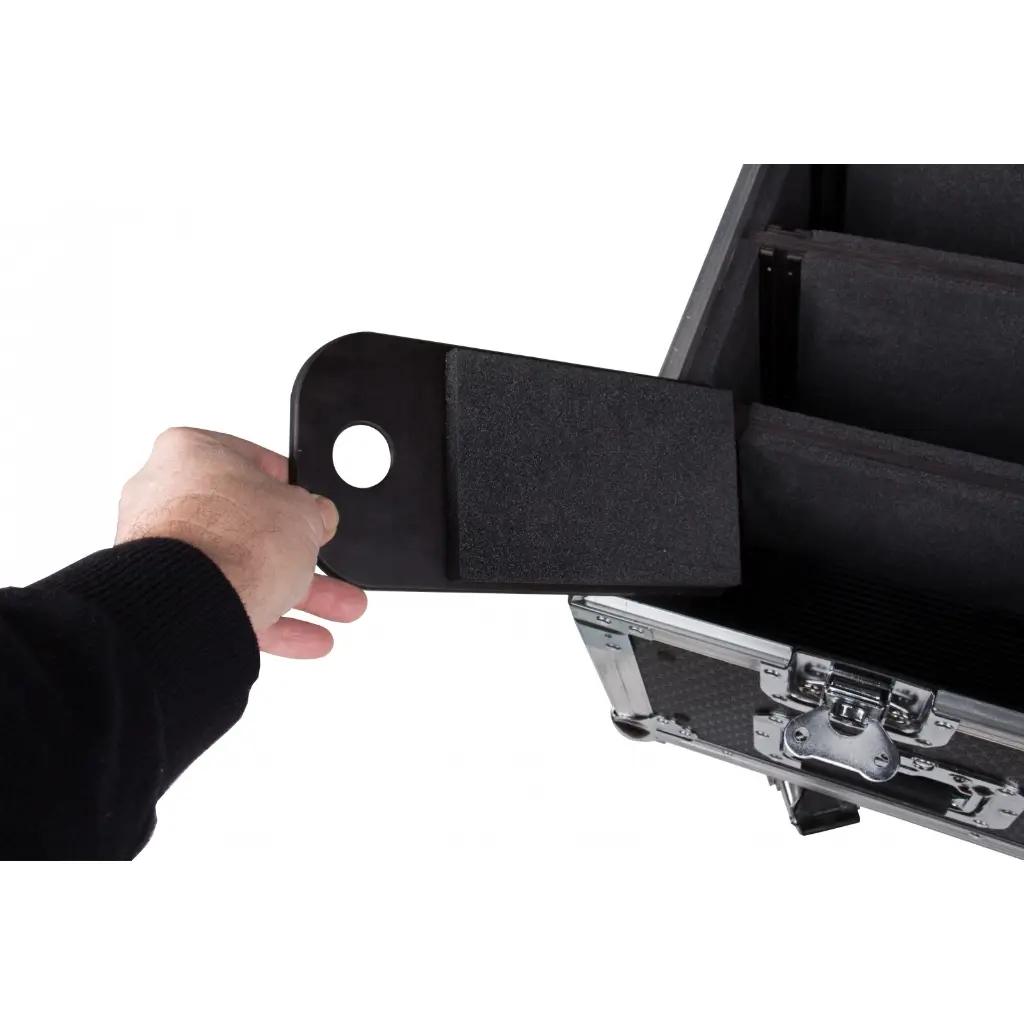 projector_case_2_devider_close-up_3.webp